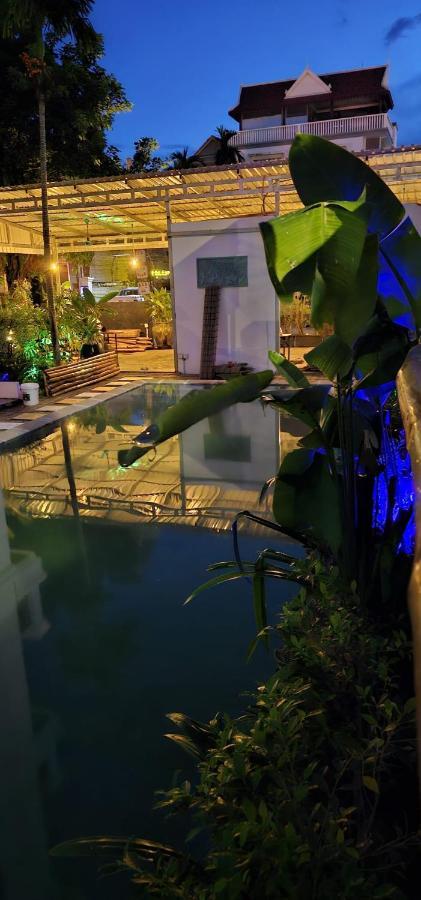 Retro Quarter Mb Pansiyon Siem Reap Dış mekan fotoğraf