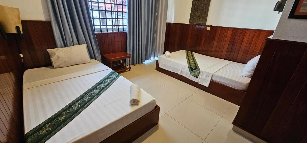 Retro Quarter Mb Pansiyon Siem Reap Dış mekan fotoğraf