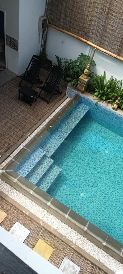 Retro Quarter Mb Pansiyon Siem Reap Dış mekan fotoğraf