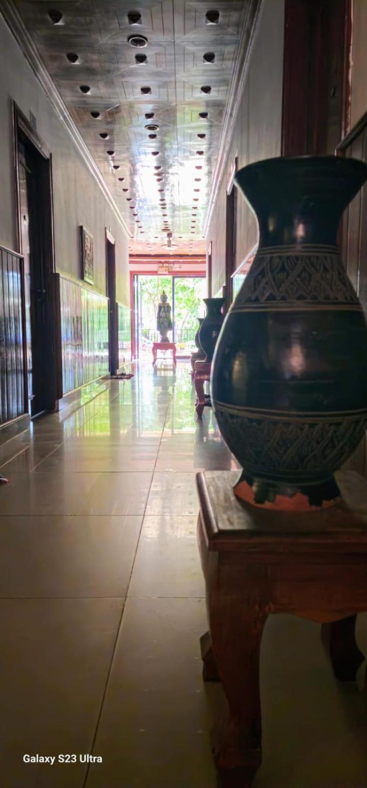 Retro Quarter Mb Pansiyon Siem Reap Dış mekan fotoğraf