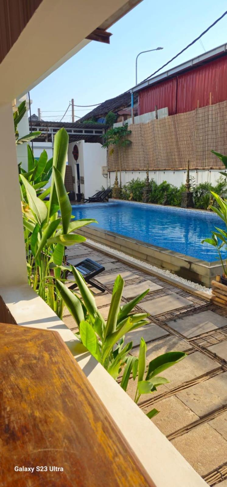 Retro Quarter Mb Pansiyon Siem Reap Dış mekan fotoğraf